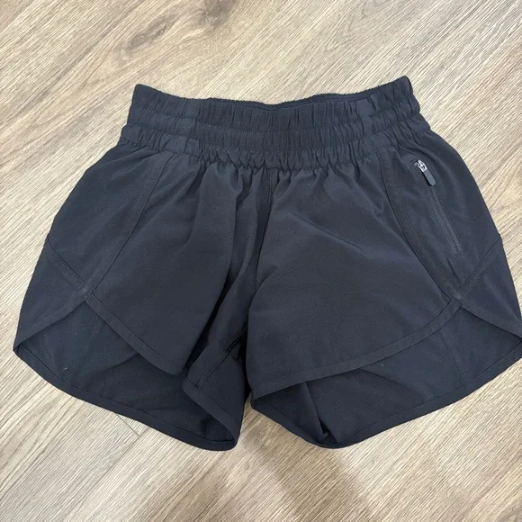 Lululemon Tracker Low Rise Lined Short - Picture 2 of 4